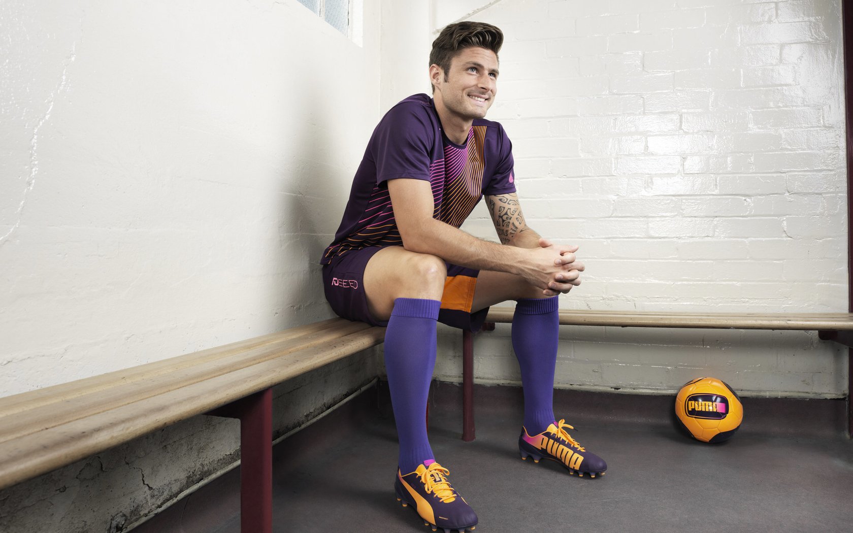 Scout巅峰对决，莱万多夫斯基与60分钟激战拜仁，胜负难料！